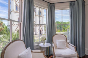 Mirabelle 3 - Top Floor Suite in Heart of Downtown